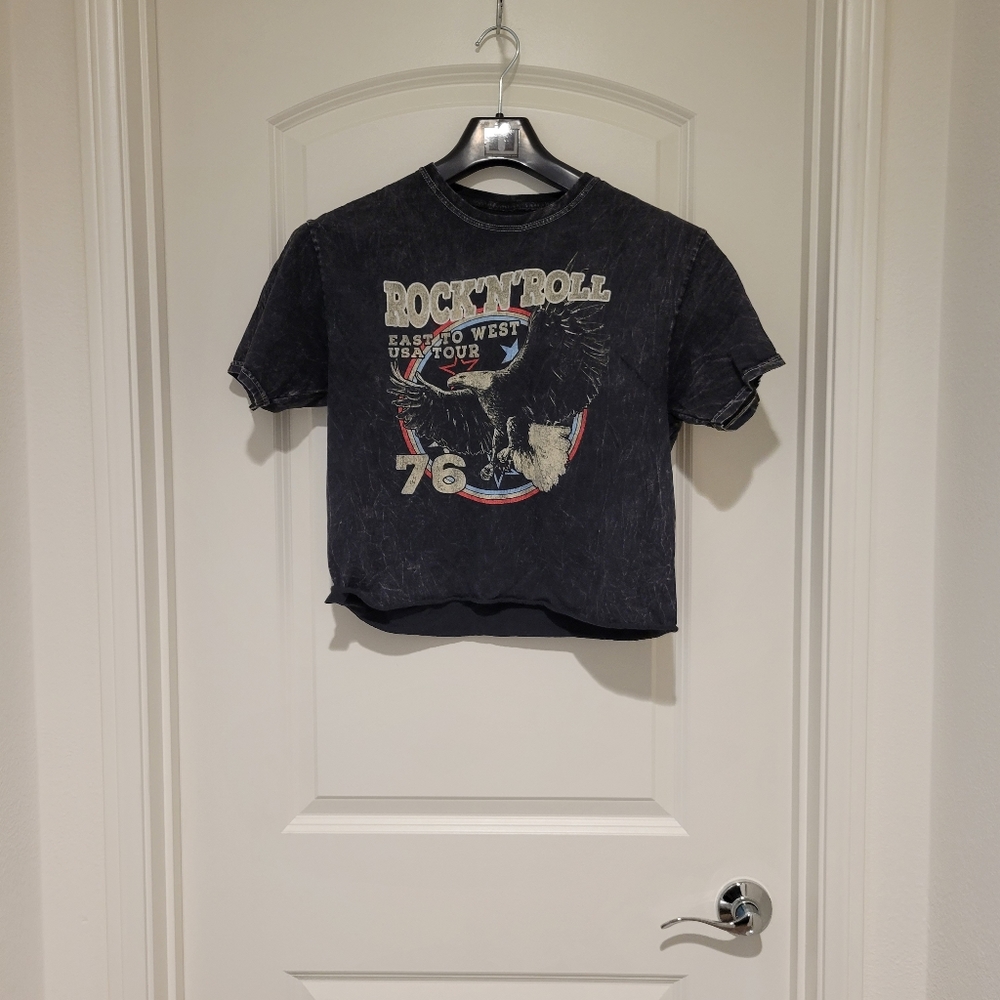 Rock N Roll 1976 Cropped T Shirt. Medium #402